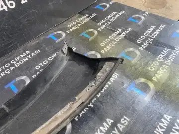 Toyota Hilux Tampon Şeridi Ön
