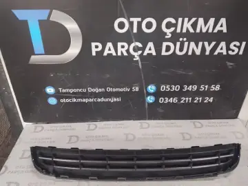 Volkswagen Jetta Ön Tampon Panjuru Siyah 2010