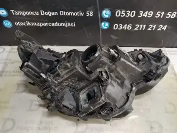 Renault Megane 4 Sağ Far