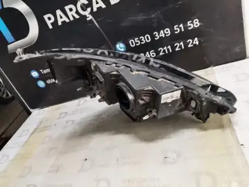Renault Megane 4 Sağ Far