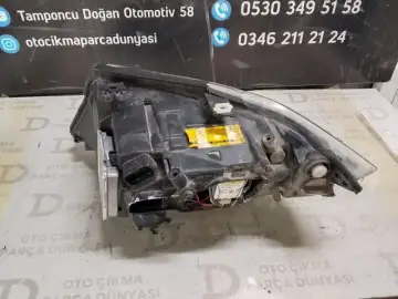 BMW E 90 Mercekli Angel Sağ Far