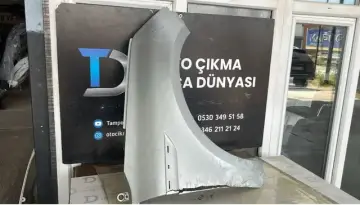 Renault Megane 4 Sağ Ön Çamurluk