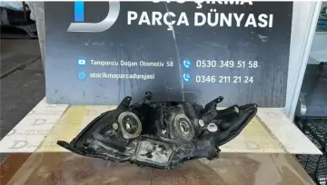 Toyota Corolla Orjinal Çıkma Sağ Far 2008 - 2010