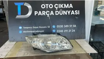 Toyota Corolla Orjinal Çıkma Sağ Far 2008 - 2010