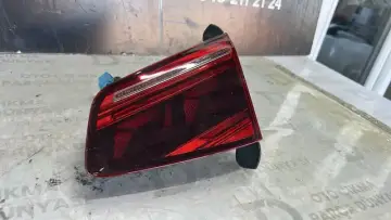 Volskwagen Passat B8 Sağ İç Stop