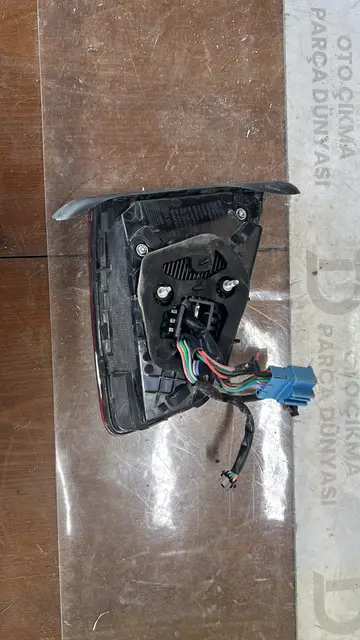 Volskwagen Passat B8 Sağ İç Stop