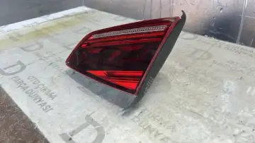Volskwagen Passat B8 Sağ İç Stop