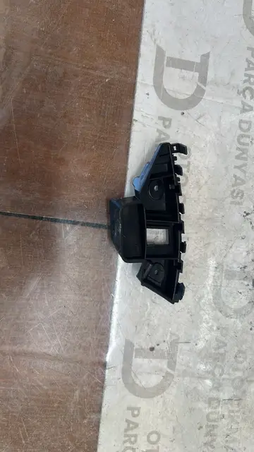 Volskwagen Jetta 2011-2015 Tampon Braketi Sol Ön