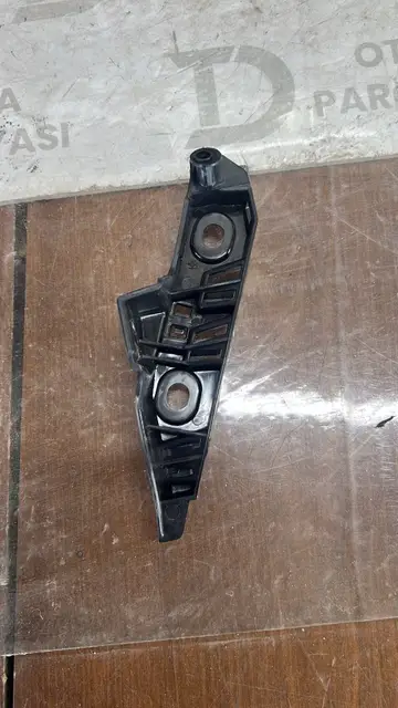 Volkswagen Passat B8 Ön Tampon Sağ Braket 2015