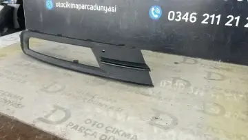 Volkswagen Passat B8 Sağ Ön Sis Çerçevesi
