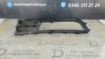 Volkswagen Passat B8 Sağ Ön Sis Çerçevesi