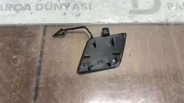 VW Passat B8 Ön Tampon Çeki Demir Kapağı 14-19