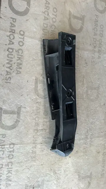 Volskwagen Golf Sağ Tampon Braketi