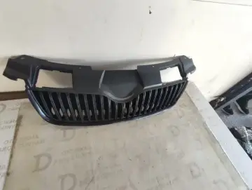Skoda Fabia 10-18 Ön Panjur Siyah