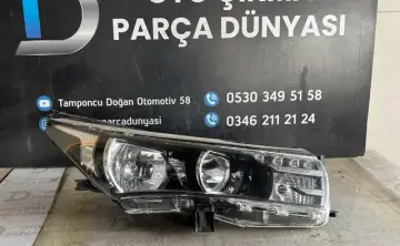 Toyota Corolla Sağ Ön Far Çıkma