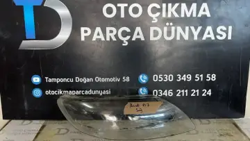 Audi Q7 Sağ Far Camı