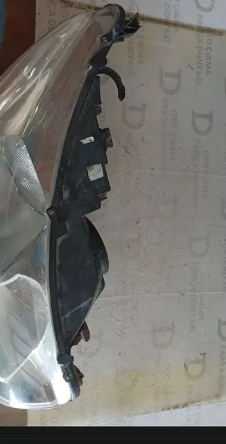 Citroen C4 Sağ Çatlak Far Orjinal Çıkma (11-17)