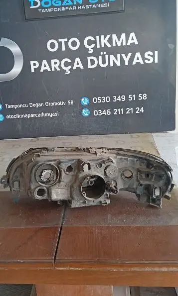 Volvo S60 Sağ Far Camı Kırık (05-10)