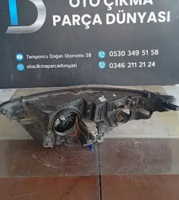 Citroen C4 Sağ Çatlak Far Orjinal Çıkma (11-17)