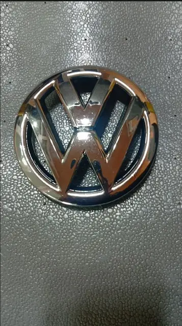 Volkswagen Polo Ön Amblem Sıfır (10-15)