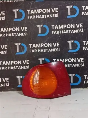 Toyota Corolla Sağ Dış Stop Orjinal Çıkma (99-02)
