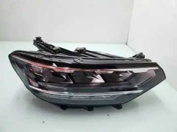 Volkswagen Passat Far Ön Sağ Ledli Motorlu 19